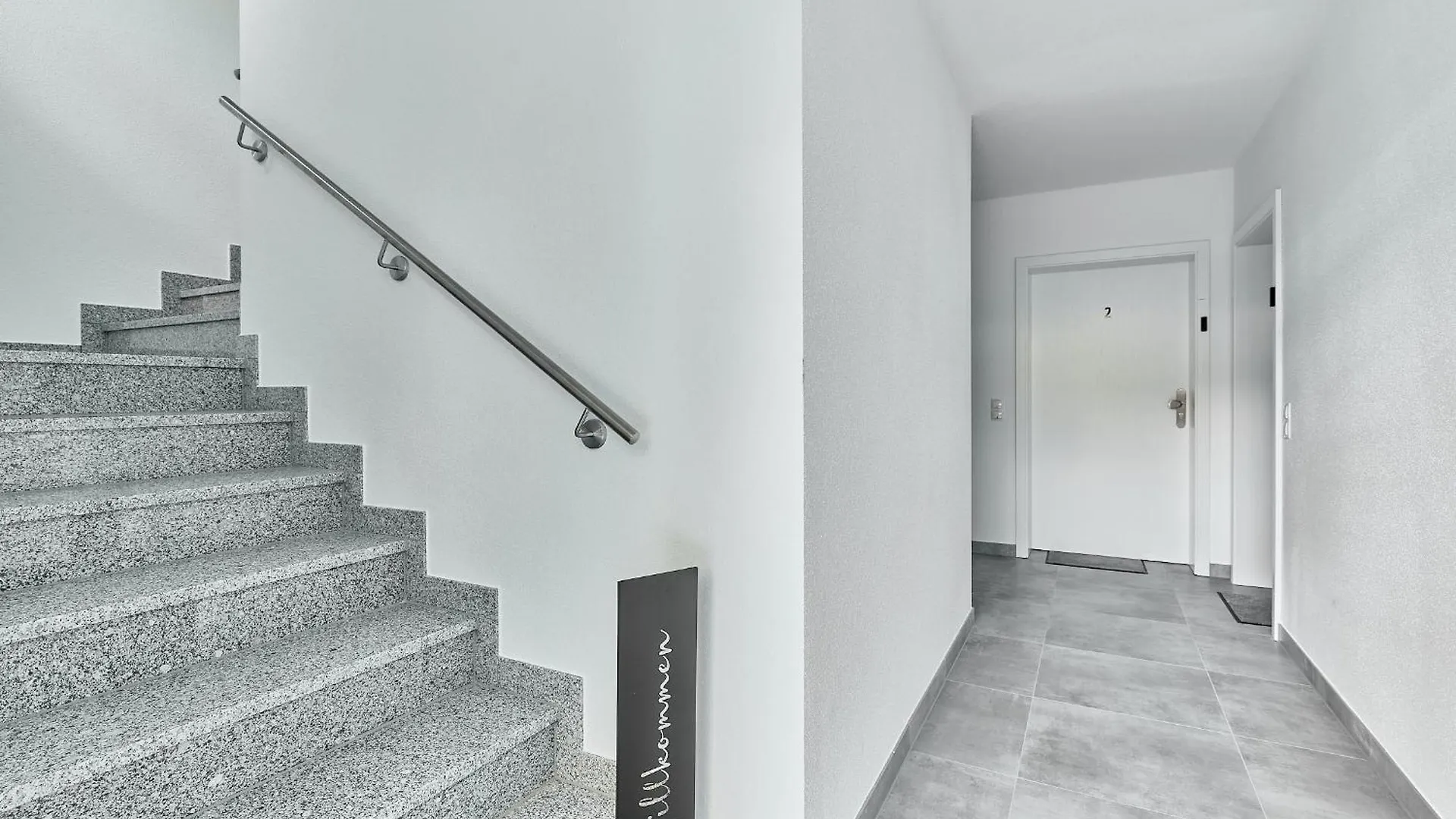 Moderne Stilvoll Eingerichtete Neubauwohnung Mannheim Apartment