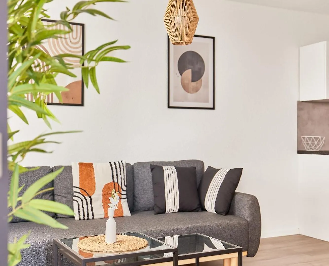 Moderne Stilvoll Eingerichtete Neubauwohnung Mannheim Apartment